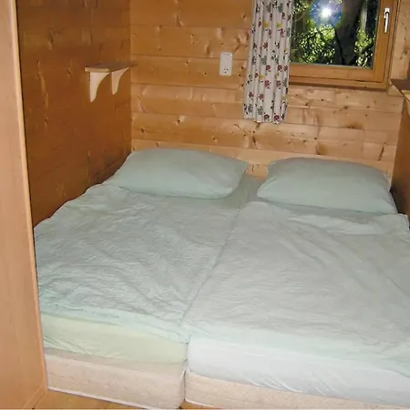 Holzhaus Hirschalm بيت للعطل *